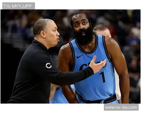 泰伦卢赞尼德豪泽拼劲十足能量满满抢板盖帽表现出色贡献六个进攻篮板