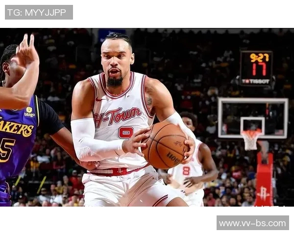 狄龙称全队信任布克队友进步速度超越灰熊火箭时期 狄龙称全队信任布克队友进步速度超越灰熊火箭时期