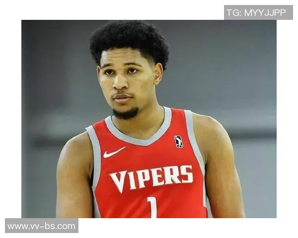 斯通称赞阿门控卫表现出色并对年轻球员成长感到欣喜