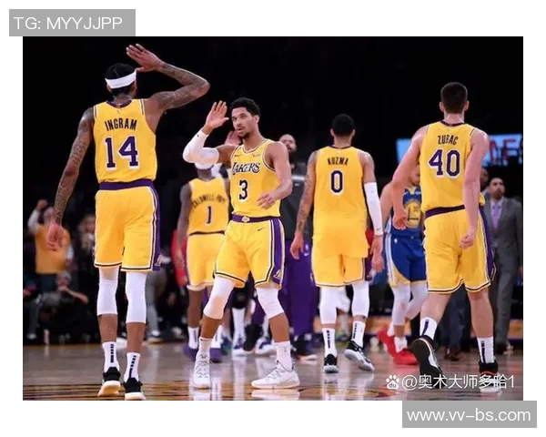 里夫斯砍下50分10板5助成湖人队史第三人上一个成就者为科比 里夫斯砍下50分10板5助成湖人队史第三人上一个成就者为科比